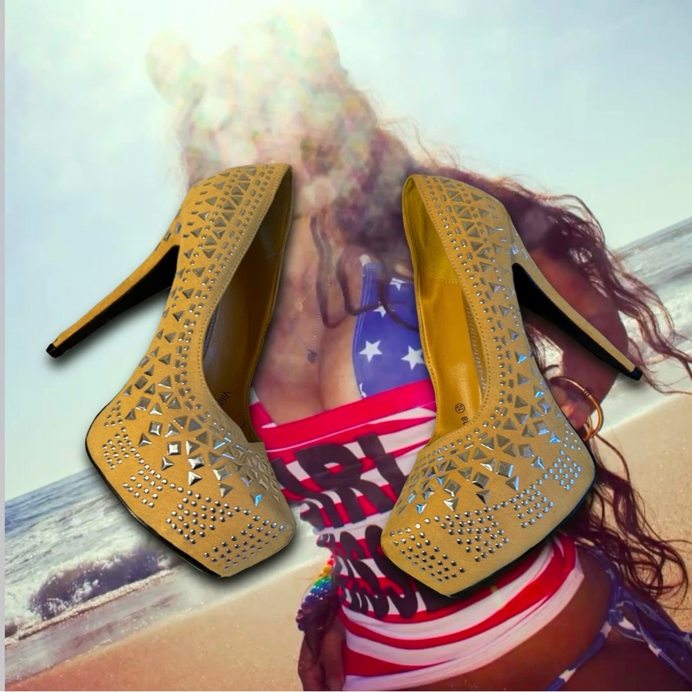 Body Central Y2k tribal studded high heel pumps Size 9